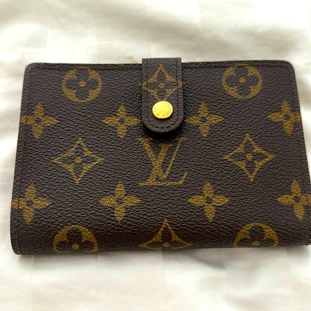 LV Wallet, Used, Great condition.